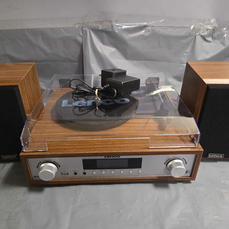 BOXED LENCO STEREO SYSTEM WITH TURNTABLE