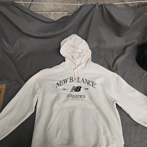 NEW BALANCE HOODIE – WHITE – UK M (US M)