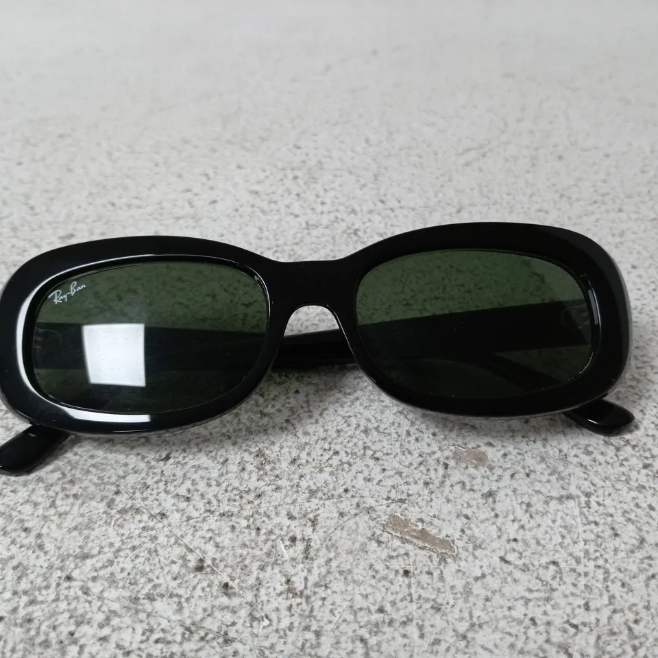 BOXED  RAY-BAN OVAL SUNGLASSES- DARK HAVANA