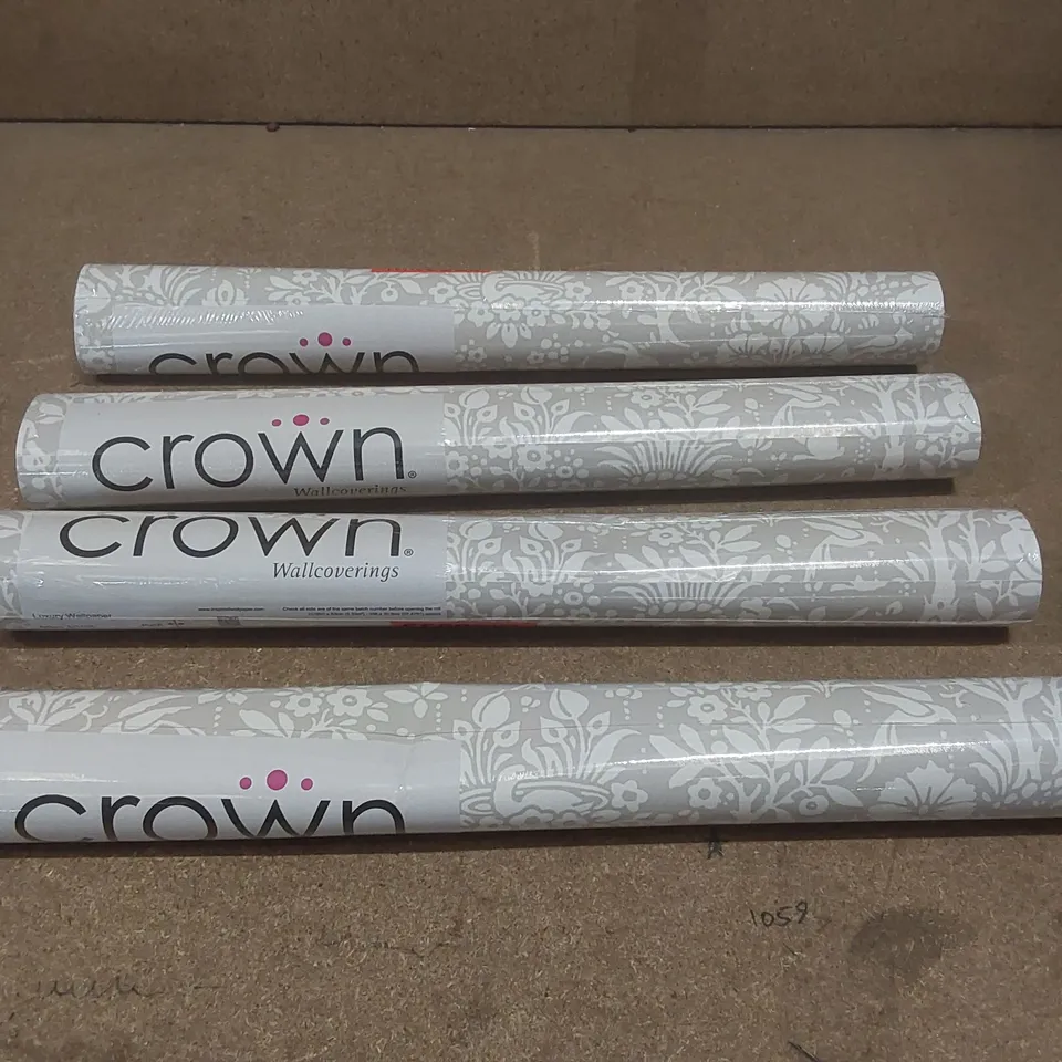 CROWN WALL COVERINGS WOODLAND DESIGN WALLPAPER - 4 ROLLS OF APPROXIMATELY 10.05m x 53cm
