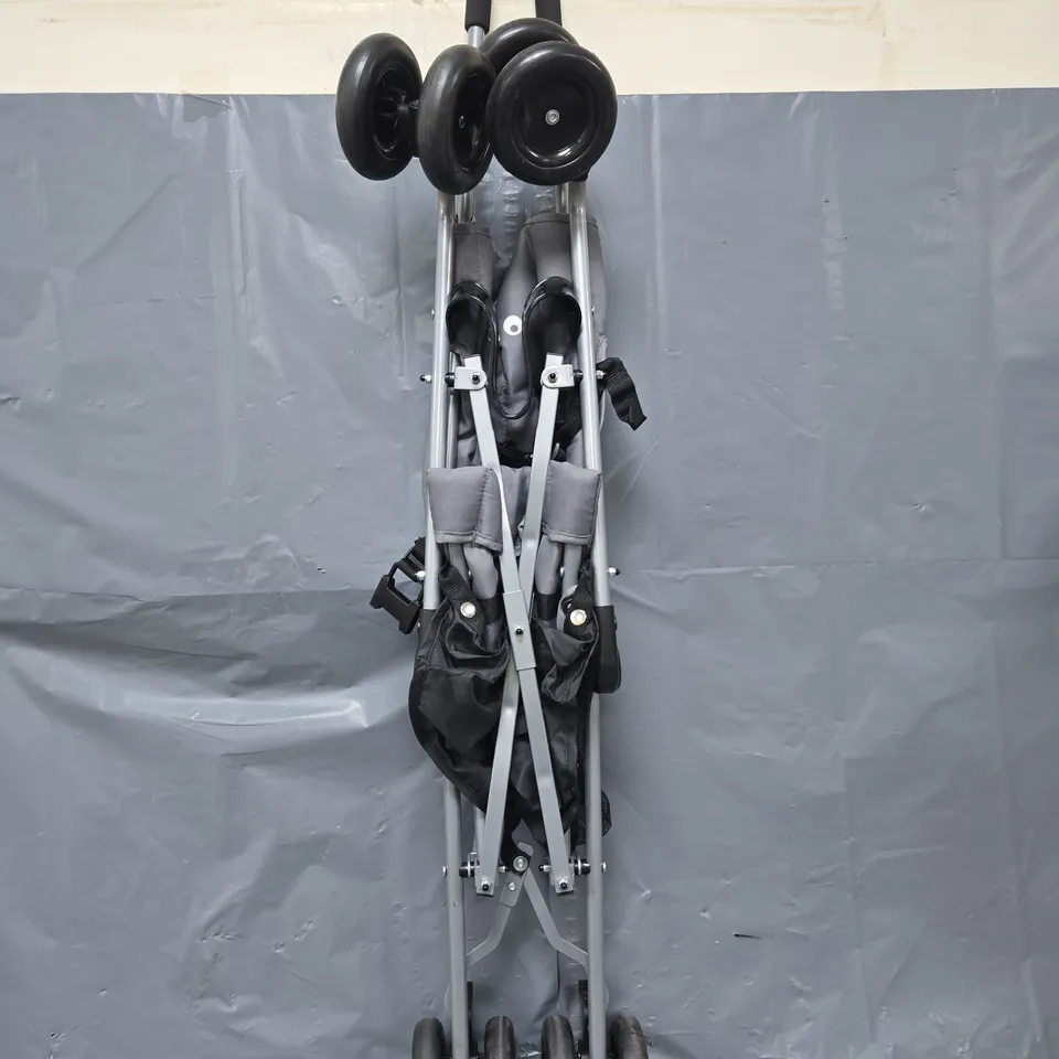CUGGL PRAM IN GREY - COLLECTION ONLY