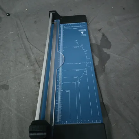 BOX OF APPROXIMATELY 10 ASSORTED ITEMS TO INCLUDE: A3 PAPER TRIMMER AND TAPESTRY KIT