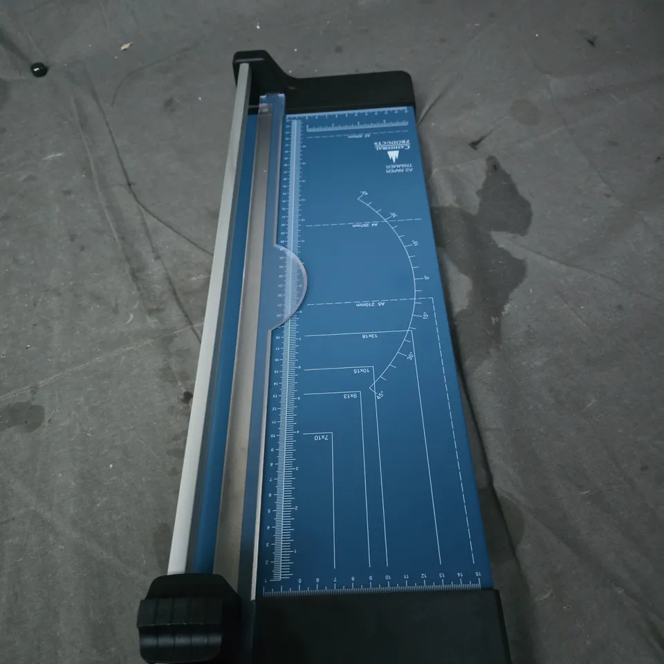 BOX OF APPROXIMATELY 10 ASSORTED ITEMS TO INCLUDE: A3 PAPER TRIMMER AND TAPESTRY KIT