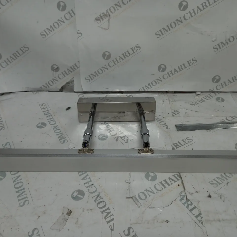 WALL LIGHT BAR IN SILVER UNBOXED 