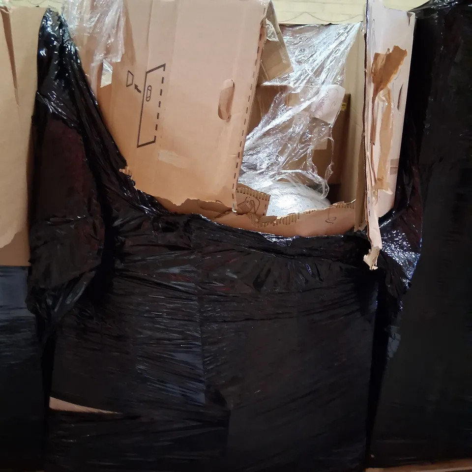 PALLET CONSISTING OF A LARGE QUANTITY OF ASSORTED HOUSEHOLD AND ELECTRICAL PRODUCTS AND ACCESSORIES TO INCLUDE;