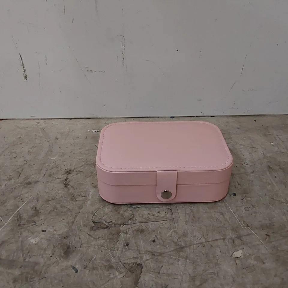 BOX OF PINK FAUX LEATHER MAKEUP BAGS (1 BOX)