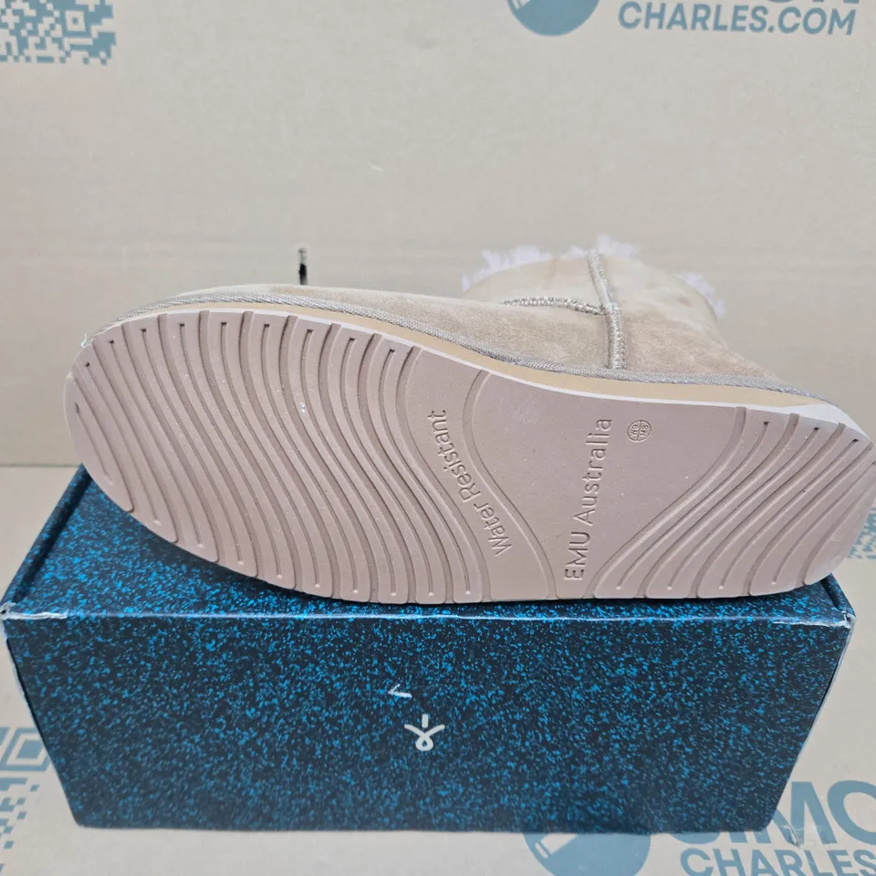 EMU WATER RESISTANT PICTION BOOT IN CAMEL SIZE 7