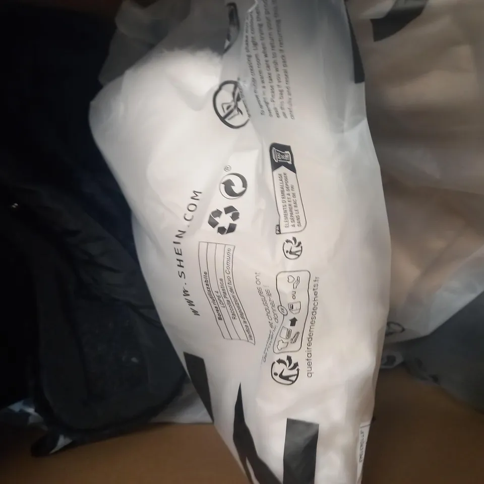 BOX OF APPROXIMATELY 10 ASSORTED CLOTHING AND FASHION ITEMS OF VARIOUS COLOURS AND STYLES TO INCLUDE NASTY GAL, SHEIN, ETC