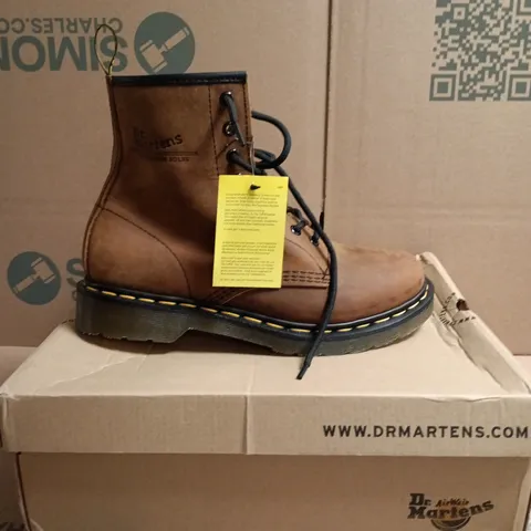 DR. MARTENS 1460 BOOTS COFFEE CRAZY HORSE LEATHER – UK 6