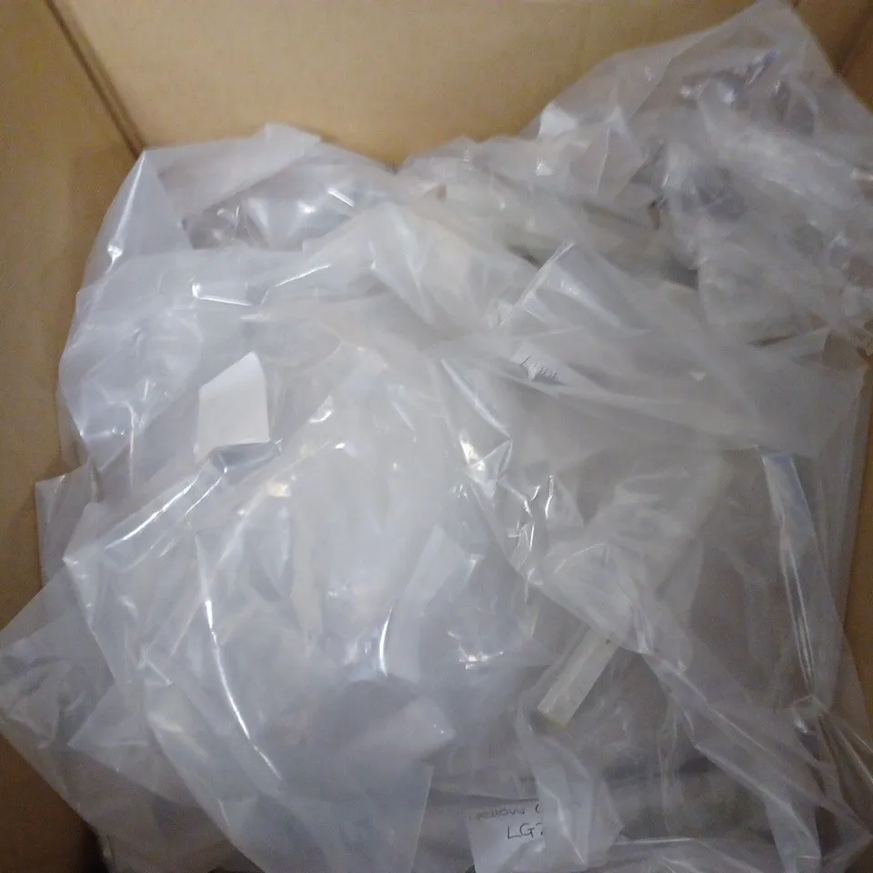 LARGE QUANTITY OF SPECTRUM NOIR ILLUSTRATOR PENS OF VARIOUS COLOURS