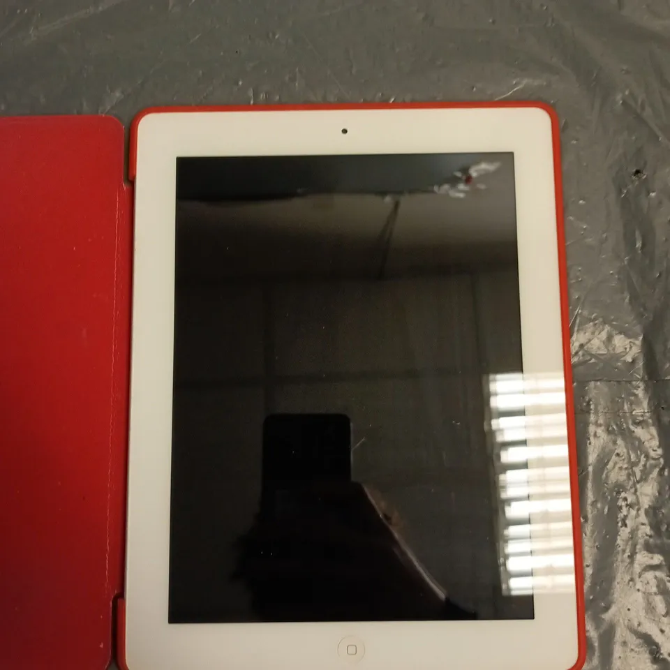 APPLE IPAD 2 TABLET IN RED PROTECTIVE CASE