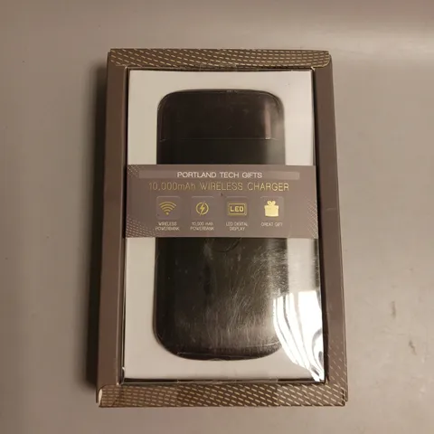 PORTLAND TECH GIFTS WIRELESS PORTABLE CHARGER WITH LED DISPLAY IN BLACK