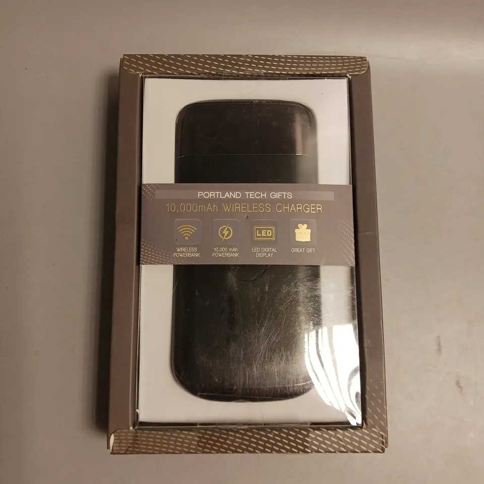 PORTLAND TECH GIFTS WIRELESS PORTABLE CHARGER WITH LED DISPLAY IN BLACK