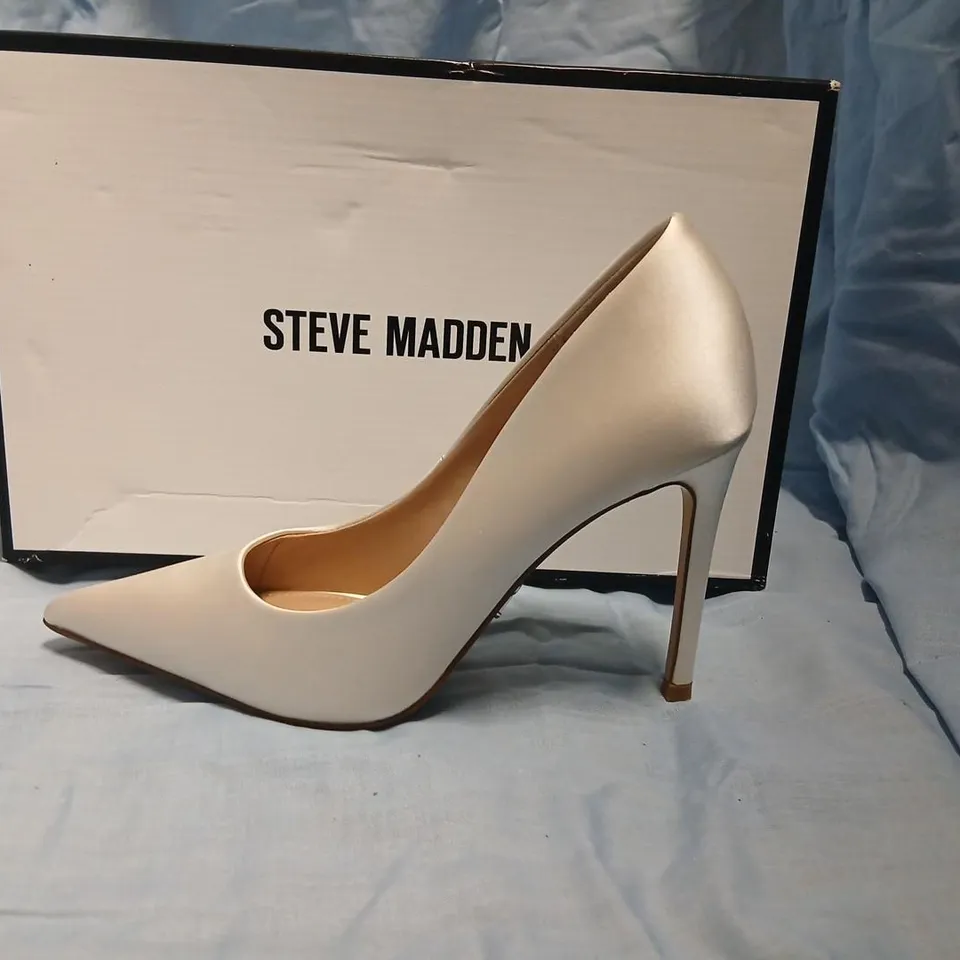 STEVE MADDEN NUDE SATIN POINTED-TOE HIGH HEELS