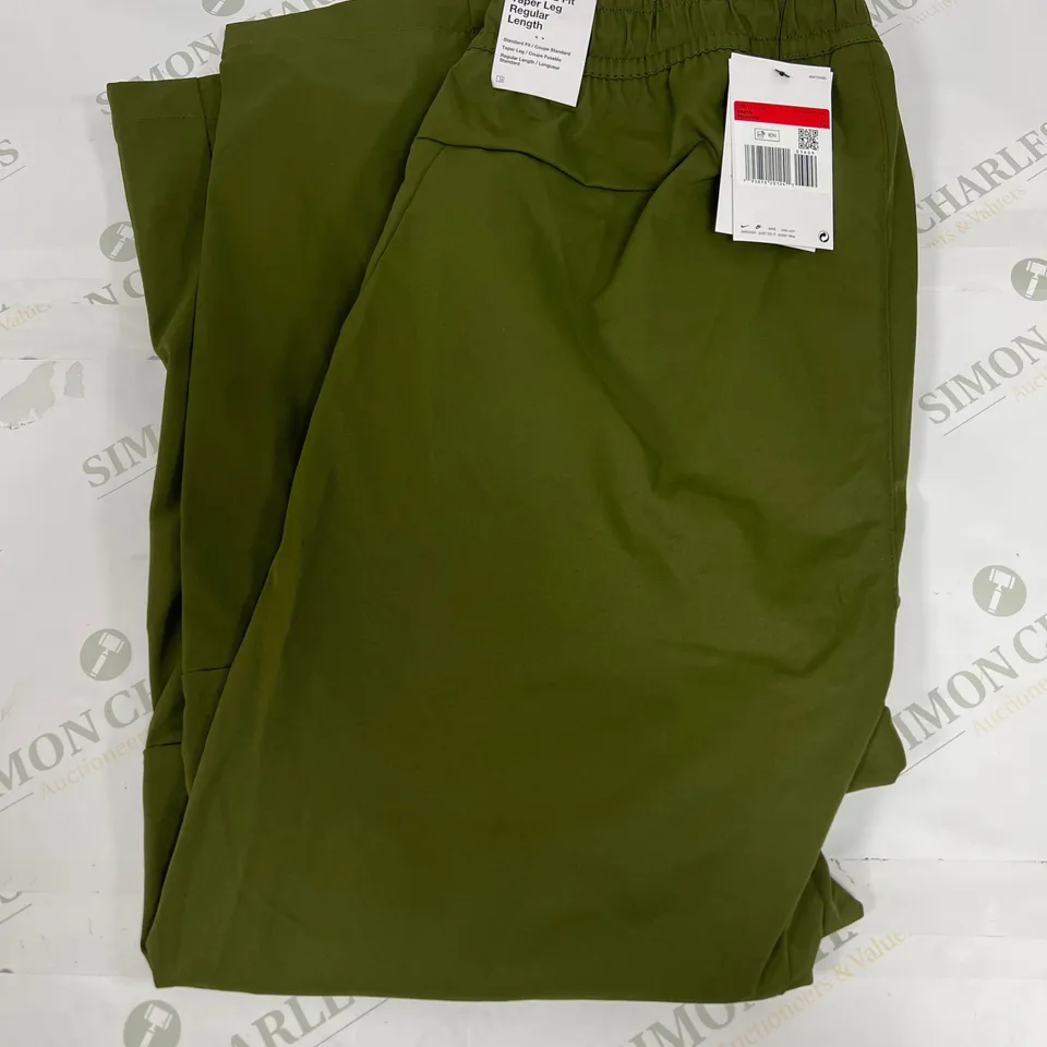 NIKE STANDARD FIT PANTS IN KHAKI GREEN SIZE LARGE