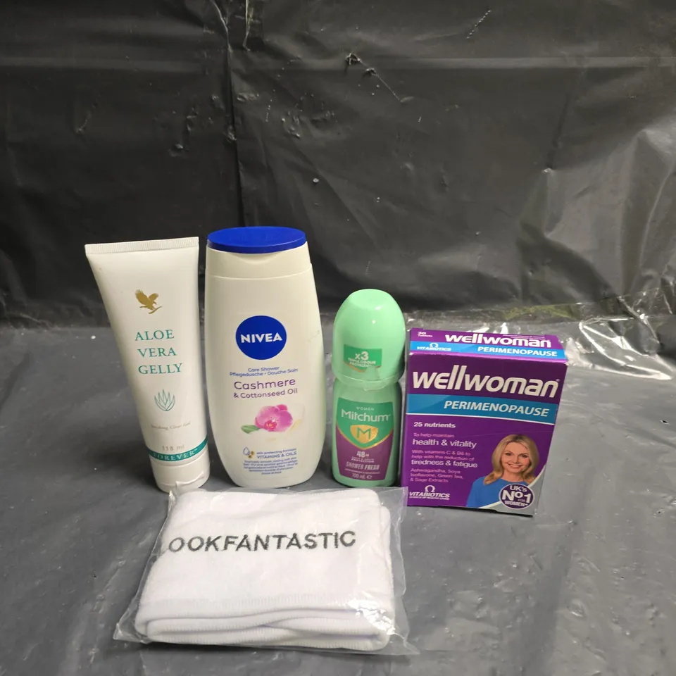 APPROXIMATEY 20 ASSORTED HEALTH AND BEAUTY PRODUCTS TO INCLUDE - WELLWOMAN PERIMENOPAUSE SUPPLEMENTS - MITCHUM ROLL ON DEODORANT AND NIVEA CARE SHOWER GEL