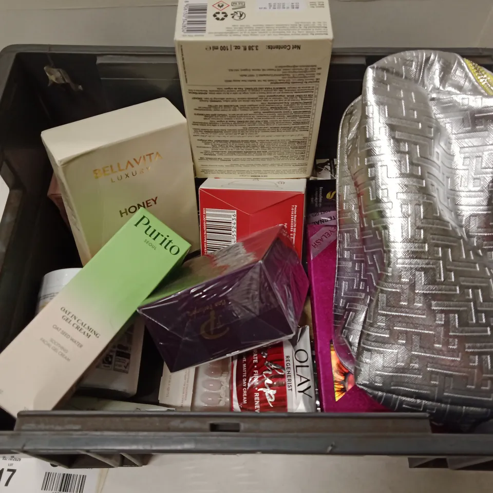 TOTE OF WOMENS BEAUTY PRODUCTS TO INCLUDE;MAKE UP BRUSHES, PERFUME,BLENDING SET,ETC,TOTE NOT INCLUDED