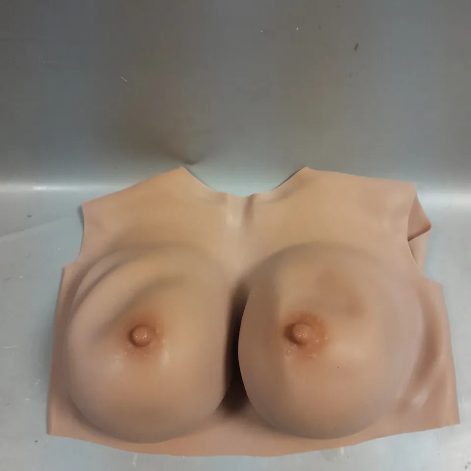 WEARABLE REAL FEEL SILICONE BREASTS