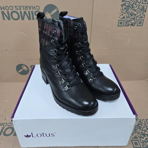 LOTUS LITCHFIELD ULB336 BOOTS – BLACK LEATHER/CHECK, UK 6