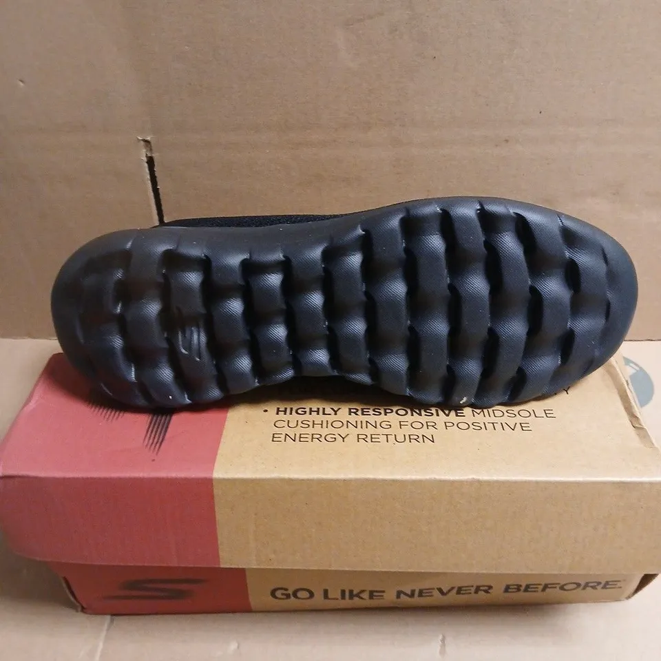 BOXED PAIR OF SKECHERS GO WALK JOY JAYLENE WOMEN'S SLIP-ON SHOES – BLACK, UK 5 