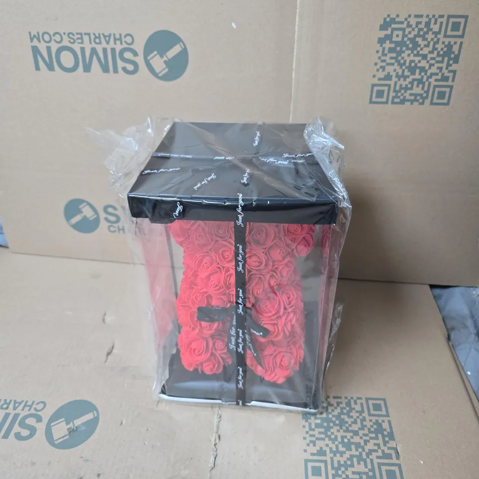 BOX OF APPROXIMATELY 12 ARTIFICIAL ROSE TEDDY BEAR IN PRESENTATION BOX 