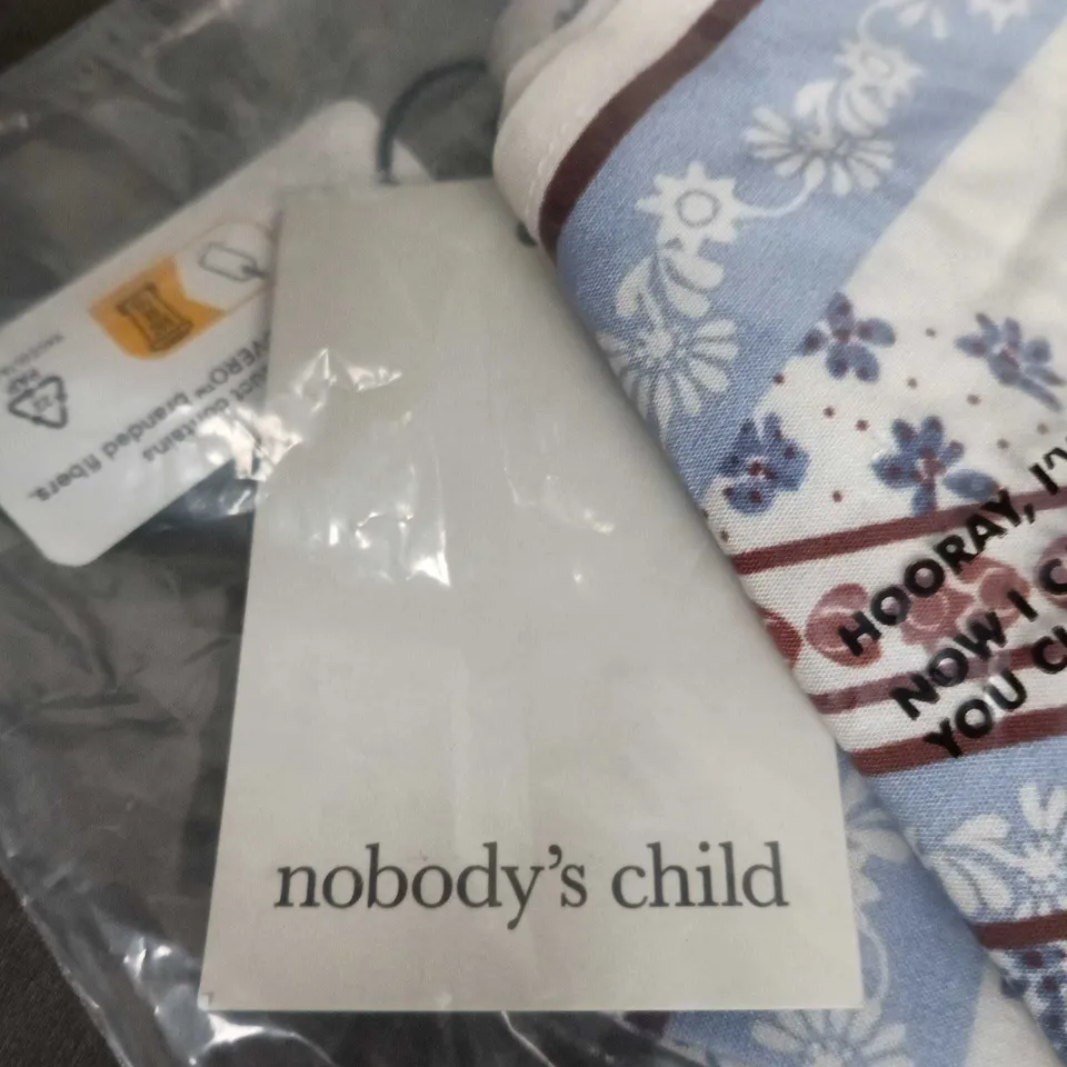 NOBODY'S CHILD TILE PRINT SCARF – BLUE/WHITE FLORAL TILE PATTERN