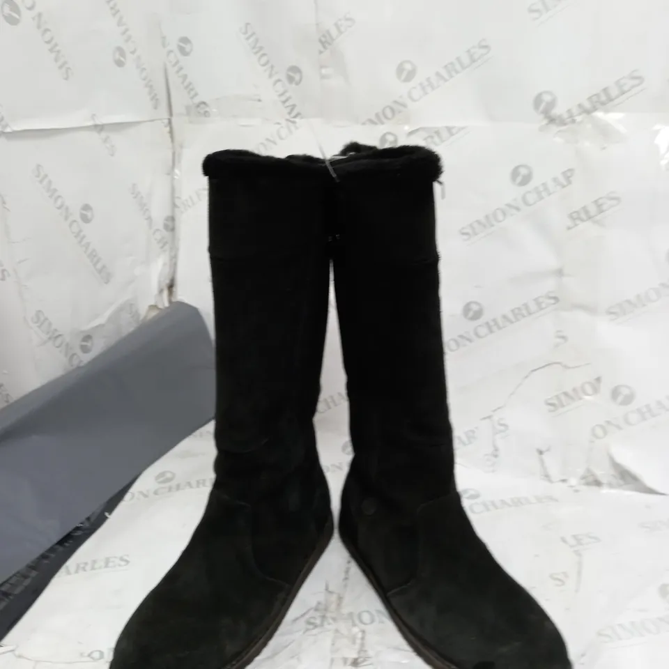EMU AUSTRALIA "MOONTA" WATERPROOF KNEE LEATHER BOOTS - UK SIZE 9 - BLACK