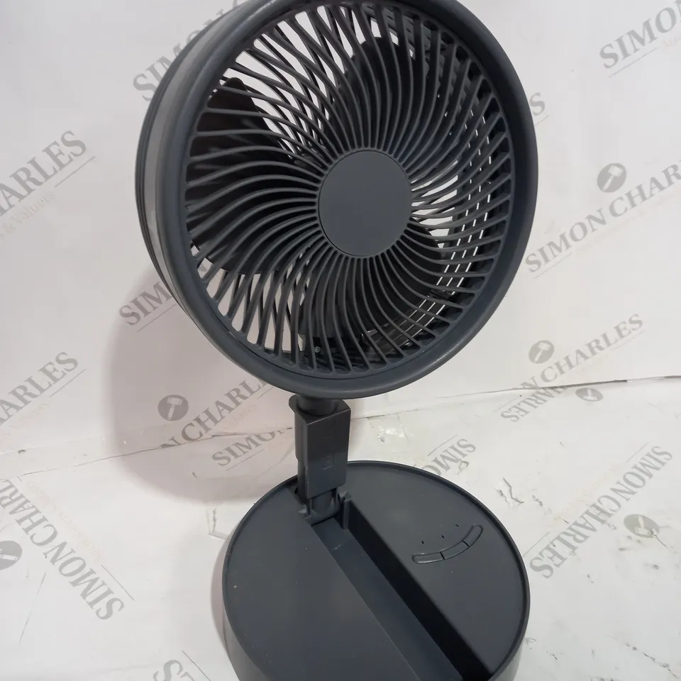 BOXED BELL & HOWELL RECHARGEABLE EXTENDABLE DESK & FLOOR FAN IN GREY
