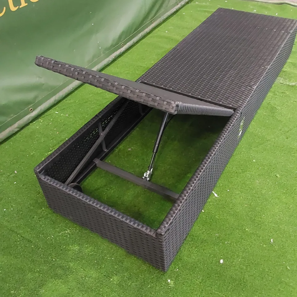 DESIGNER MANUAL ADJUSTABLE SUNLOUNGER IN BLACK RATTAN 