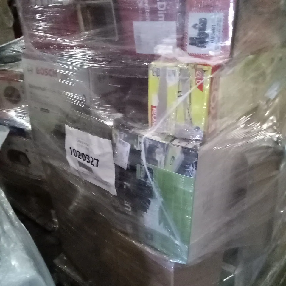 PALLET OF APPROXIMATELY 14 ASSORTED ELECTRICAL ITEMS TO INCLUDE STRIMMERS, SAWS , LAWNMOWERS , ETC 