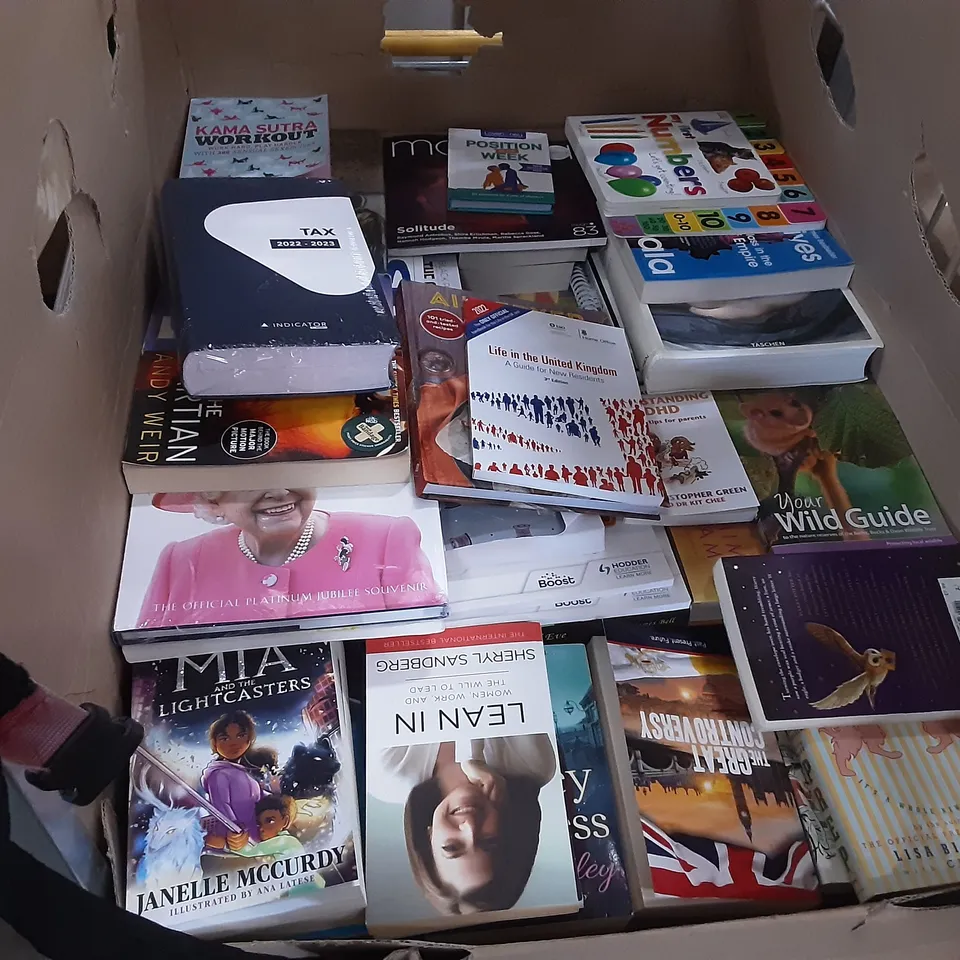 CAGE OF ASSORTED BOOKS TO INCLUDE TITLES BY TERRY PRATCHETT, TOM FLETCHER, BETHAN ROBERTS, JORDAN B. PETERSON, FREDERIK PEETERS, LUCINDA RILEY   