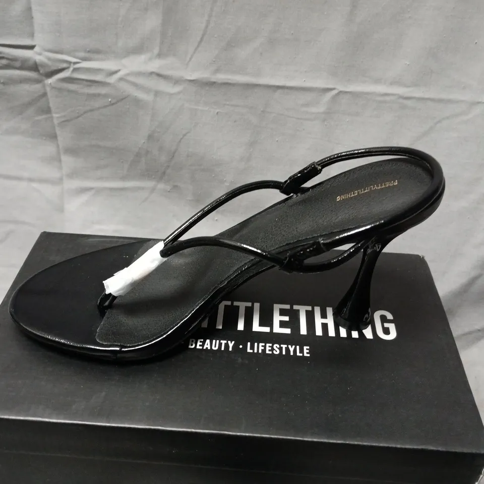 BOXED PRETTYLITTLETHING BLACK STRAPPY SANDALS WOMEN'S SHOES - UK 6