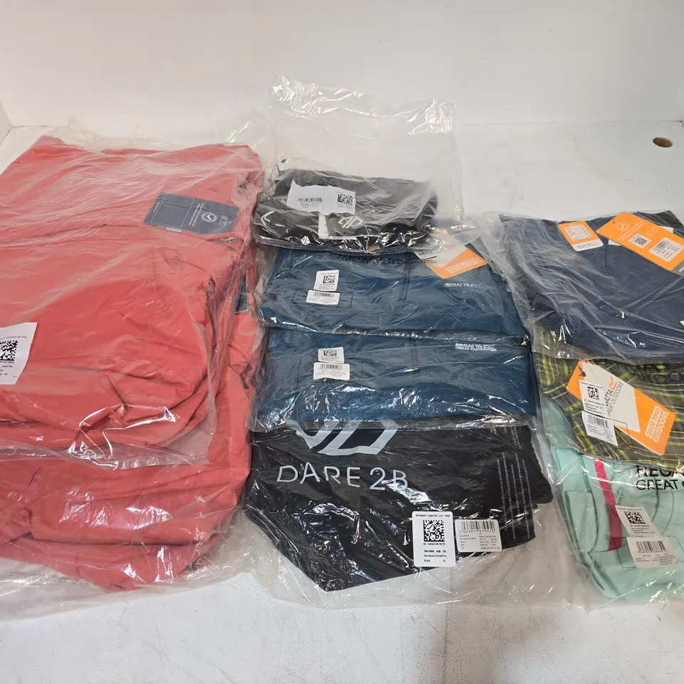 LOT OF APPROXIMATELY 15 ASSORTED BRAND NEW REGATTA AND DARE2BE CLOTHING ITEMS