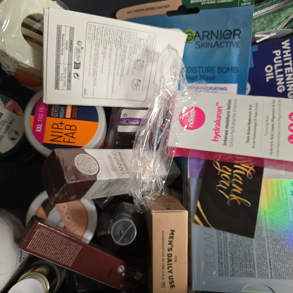 APPROXIMATELY 20 ASSORTED HEAL & BEAUTY/COSMETIC ITEMS TO INCLUDE HAND WASH, SQUATCH SOAP, ETC