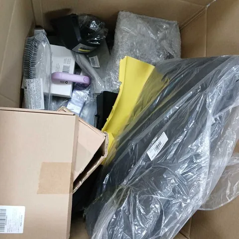 Mixed lot – Large wrapped item with navy carry bag and assorted household accessories