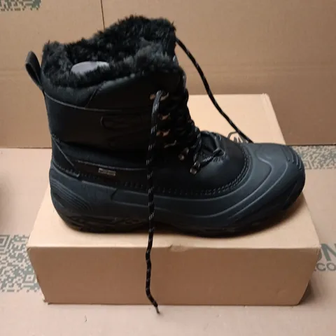 BOXED PAIR OF POLAR MENS WATERPROOF BOOTS IN BLACK - UK 10