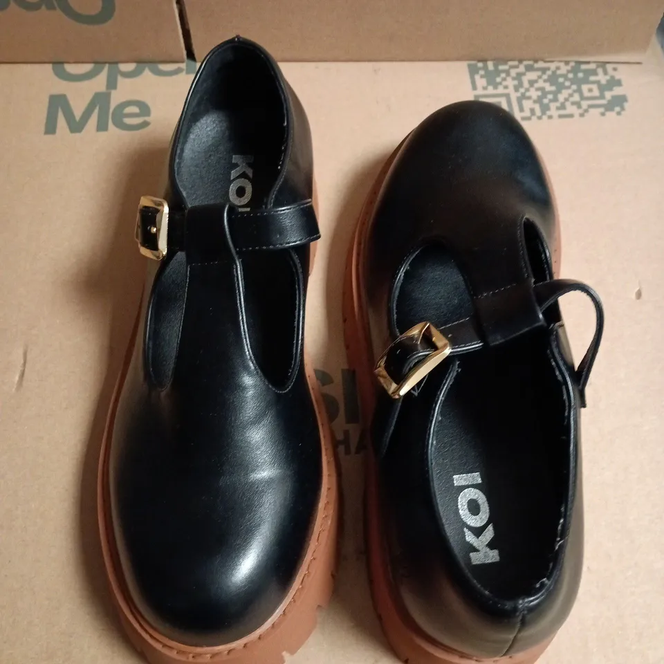 BOXED KOIABBOT MEN'S CHUNKY MARY JANE'S IN BLACK - UK 9
