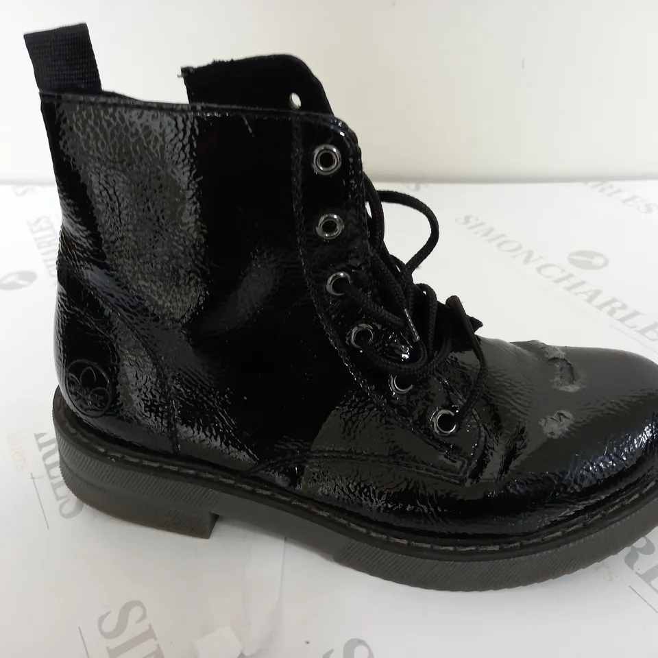 REIKER BLACK LACE UP BOOT SIZE 4