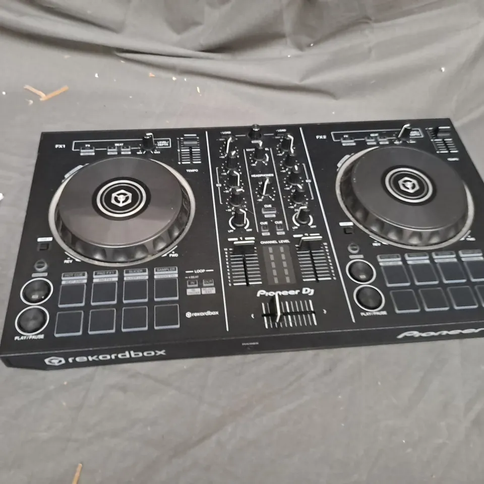 BOXED PIONEER DJ REKORDBOX DDJ-RB