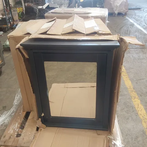 PALLET CONTAINING 5x COUNTRY LIVING BATHROOM MIRROR CABINETS