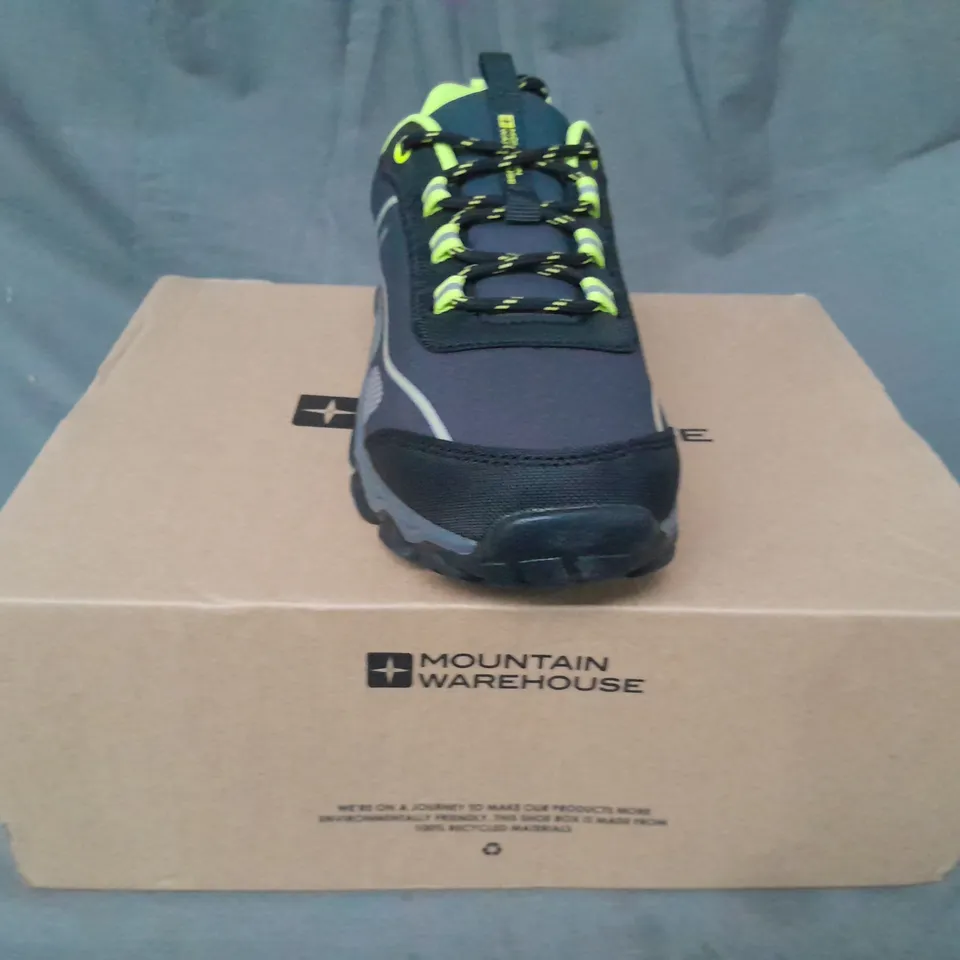 BOXED PAIR OF MOUNTAIN WAREHOUSE SOFTSHELL KID'S WALKING SHOES IN GREY/LIME GREEN UK SIZE 4