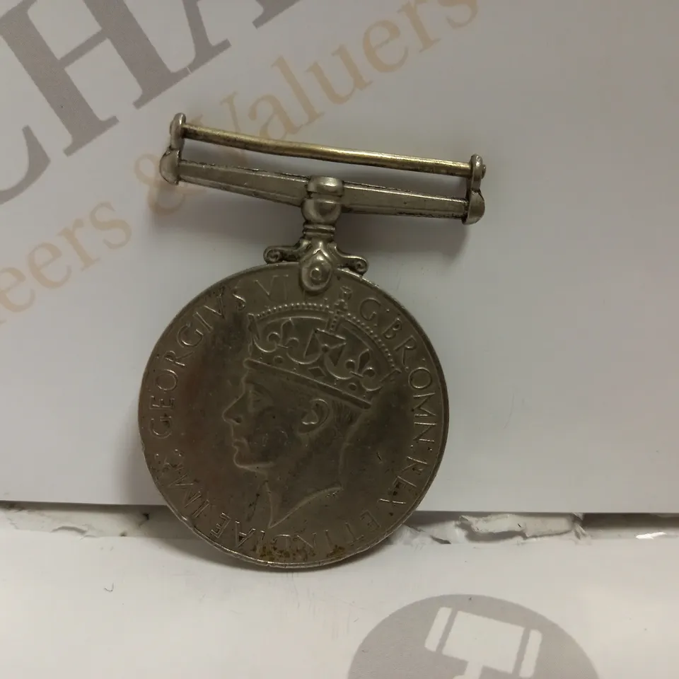 1939-1945 SECOND WORLD WAR COMMEMORATIVE MEDAL