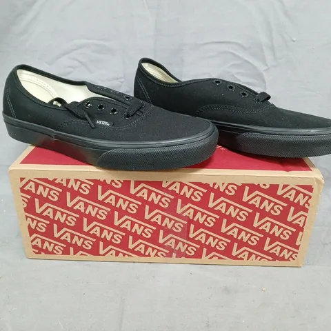 VANS UNISEX AUTHENTIC TRAINERS - BLACK - UK 5
