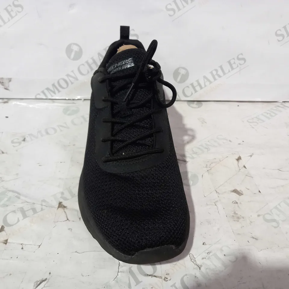 BOXED PAIR OF SKECHERS AIR SASSY TRAINERS IN BLACK SIZE 7