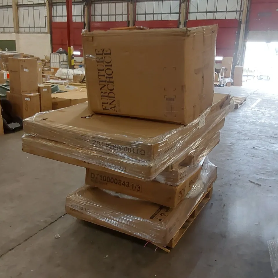 PALLET CONTAINING A LARGE ASSORTMENT OF INCOMPLETE DESIGNER FURNITURE PARTS ECT