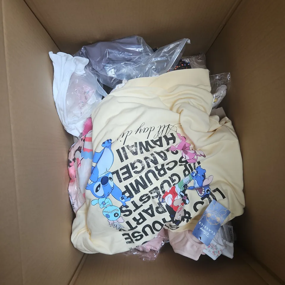 BOX OF APPROXIMATELY 15 ASSORTED KIDS CLOTHING ITEMS TO INCLUDE - TOP , SHORTS , T-SHIRT ETC