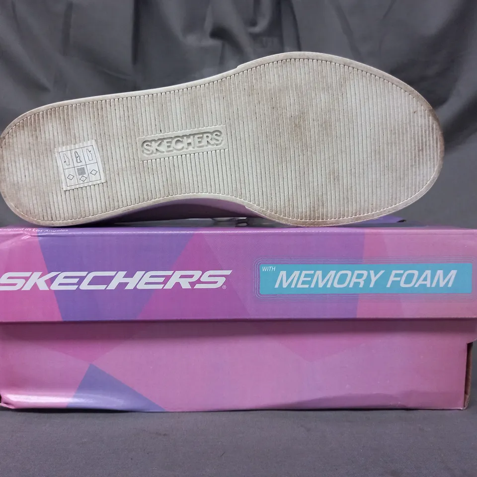 BOXED PAIR OF SKECHERS COURT CLASSIC EDEN TRAINERS IN BLUSH SIZE 4.5