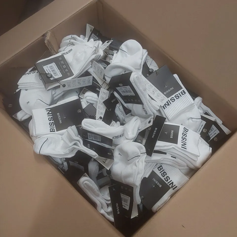 BOX TO CONTAIN A LARGE QUANTITY OF BRAND NEW PAIRS OF BISSINI GYM SOCKS - WHITE // 1 PAIR PER PACK