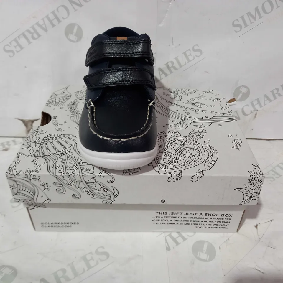 BOXED PAIR OF CLARKS CHILDREN'S VELCRO STRAP SHOES IN NAVY UK SIZE 9