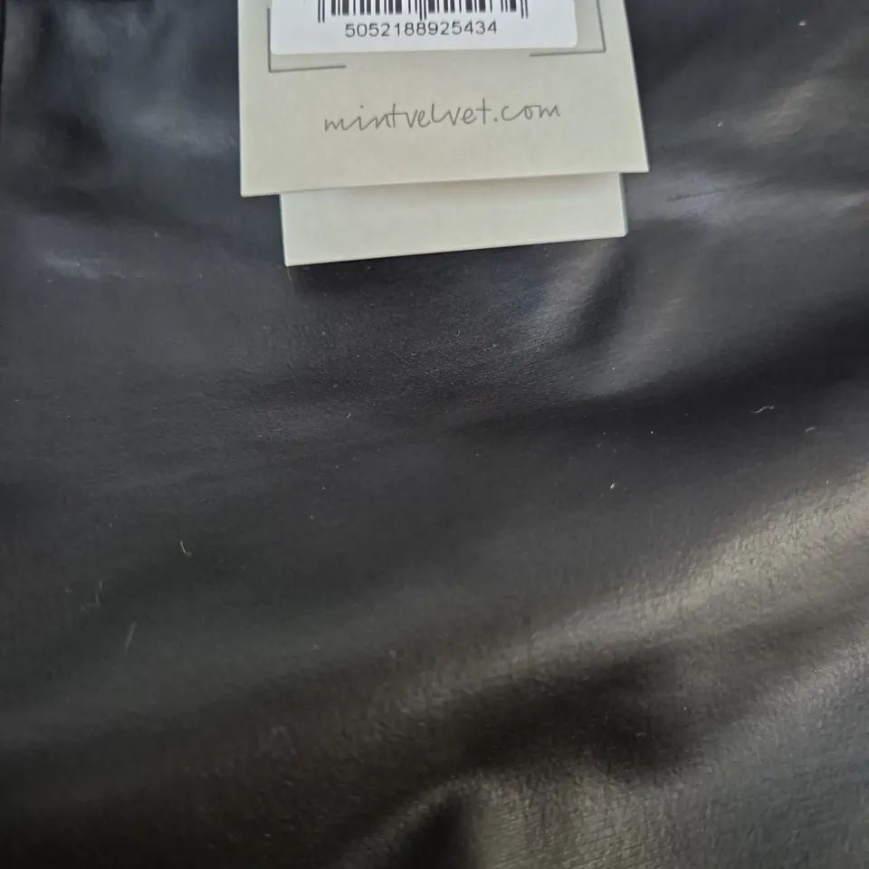 MINT VELVET BLACK FAUX LEATHER LEGGINGS, M SHORT – CORE LINE